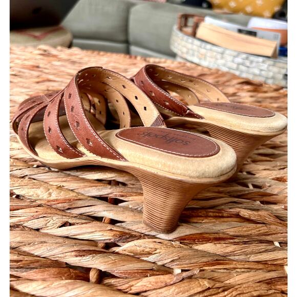 Softspots Slide Leather-Upper Sandals, Sz 8 - Picture 4 of 6